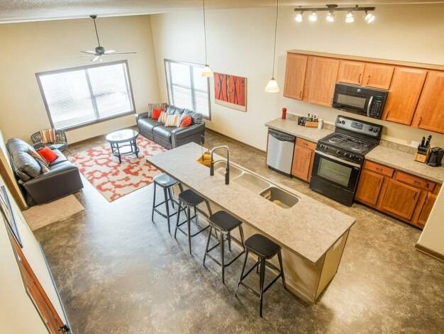 Jak połączyć kuchnię z pokojem w bloku żeby zyskać więcej przestrzeni?