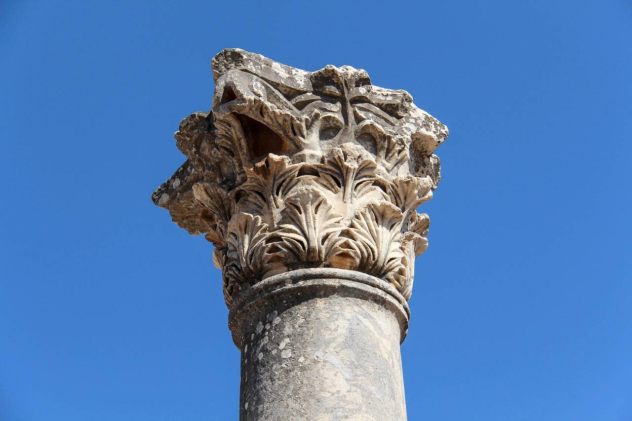 Czym obłożyć słup w domu aby wyglądał stylowo?